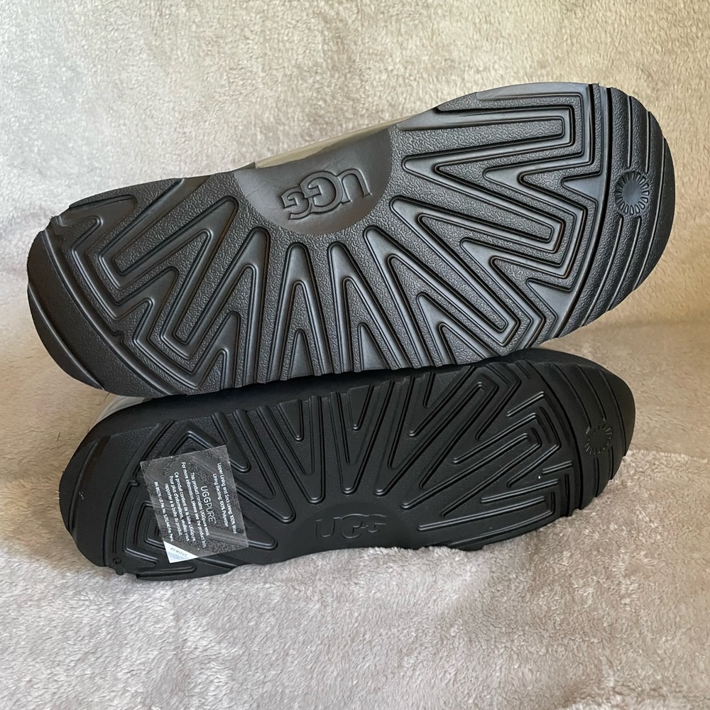 Ugg Mini Classic Ii Waterproof Clear Boot Size 5 Gem